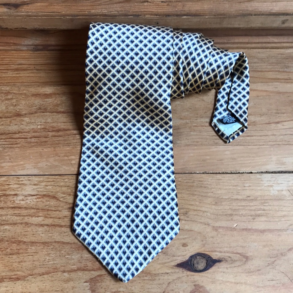 Bill Blass Tie 100% Silk 🍀